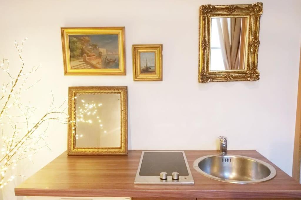 Small Luxurious Room In The Heart Of Saint Germain Paris Extérieur photo